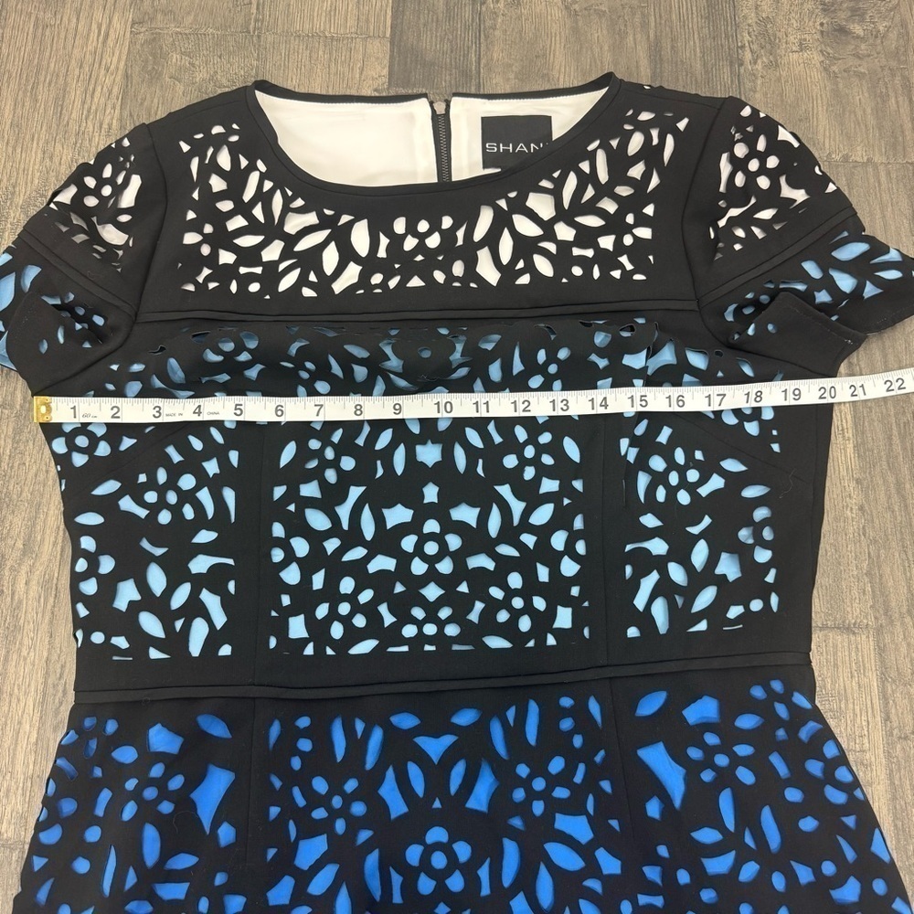 Shani Collection Blue Ombré Colorblock Laser-Cut Sheath Dress Size 12 - Picture 9 of 15